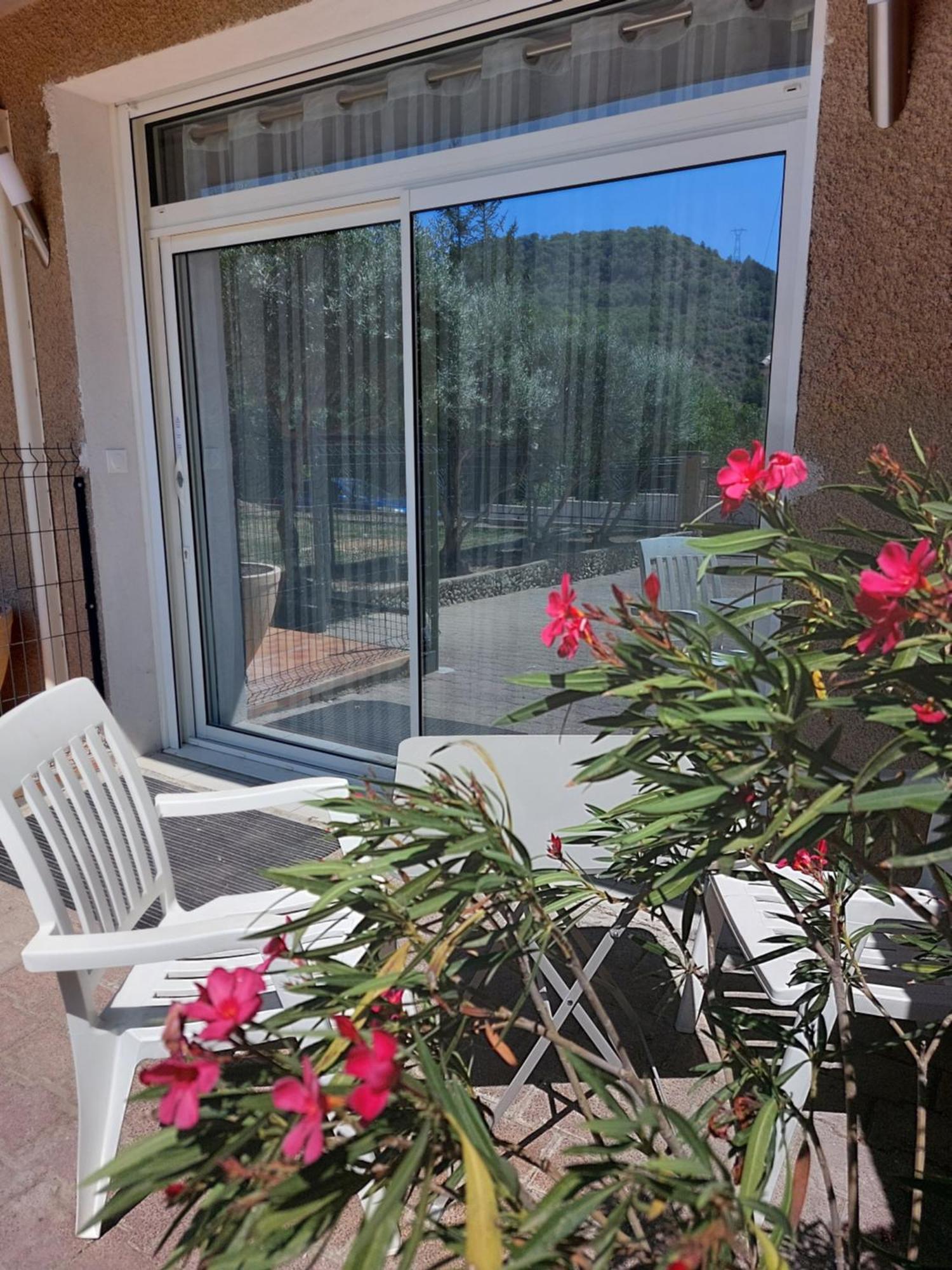 דינייה-לה-בן Souvenirs De Provence, Charmant Appartement Neuf 3 Etoiles מראה חיצוני תמונה